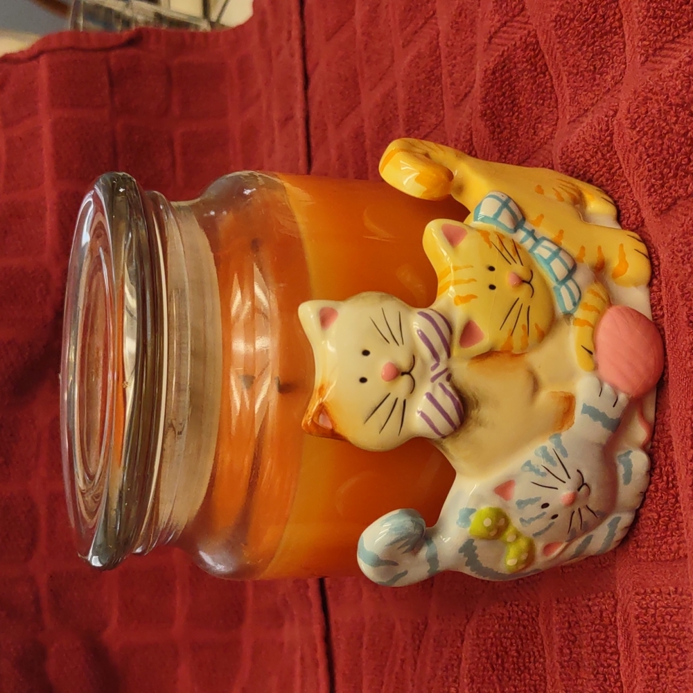 Whimsical ceramic cat candle holder - Picture 5 of 6